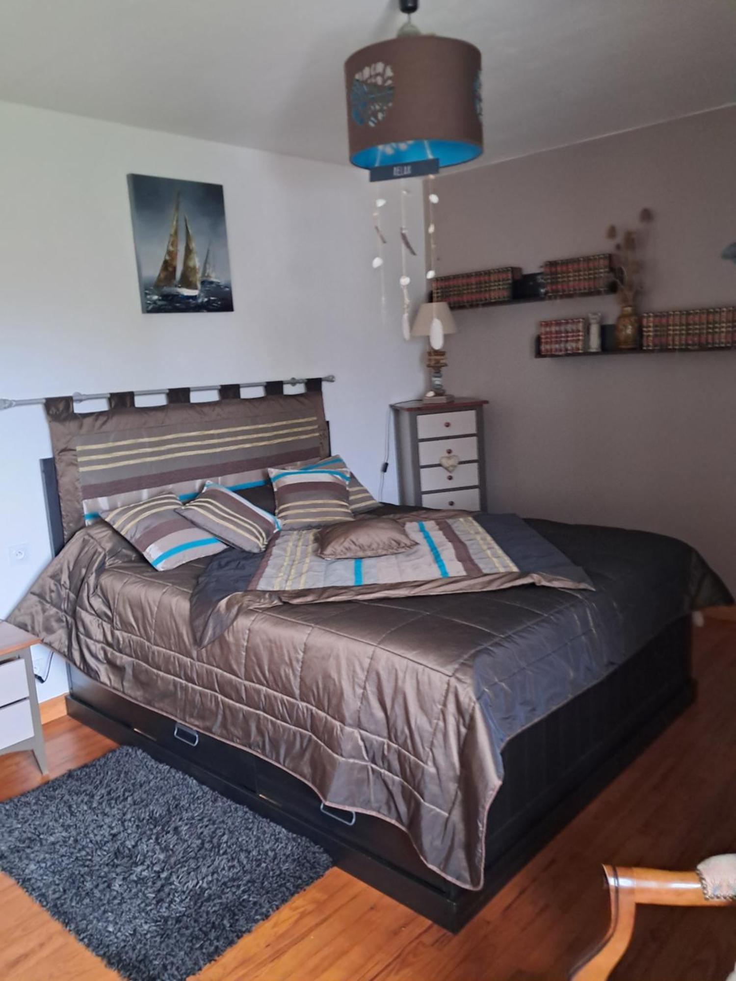 Aux Volets Bleus Bed & Breakfast Sibiril Luaran gambar