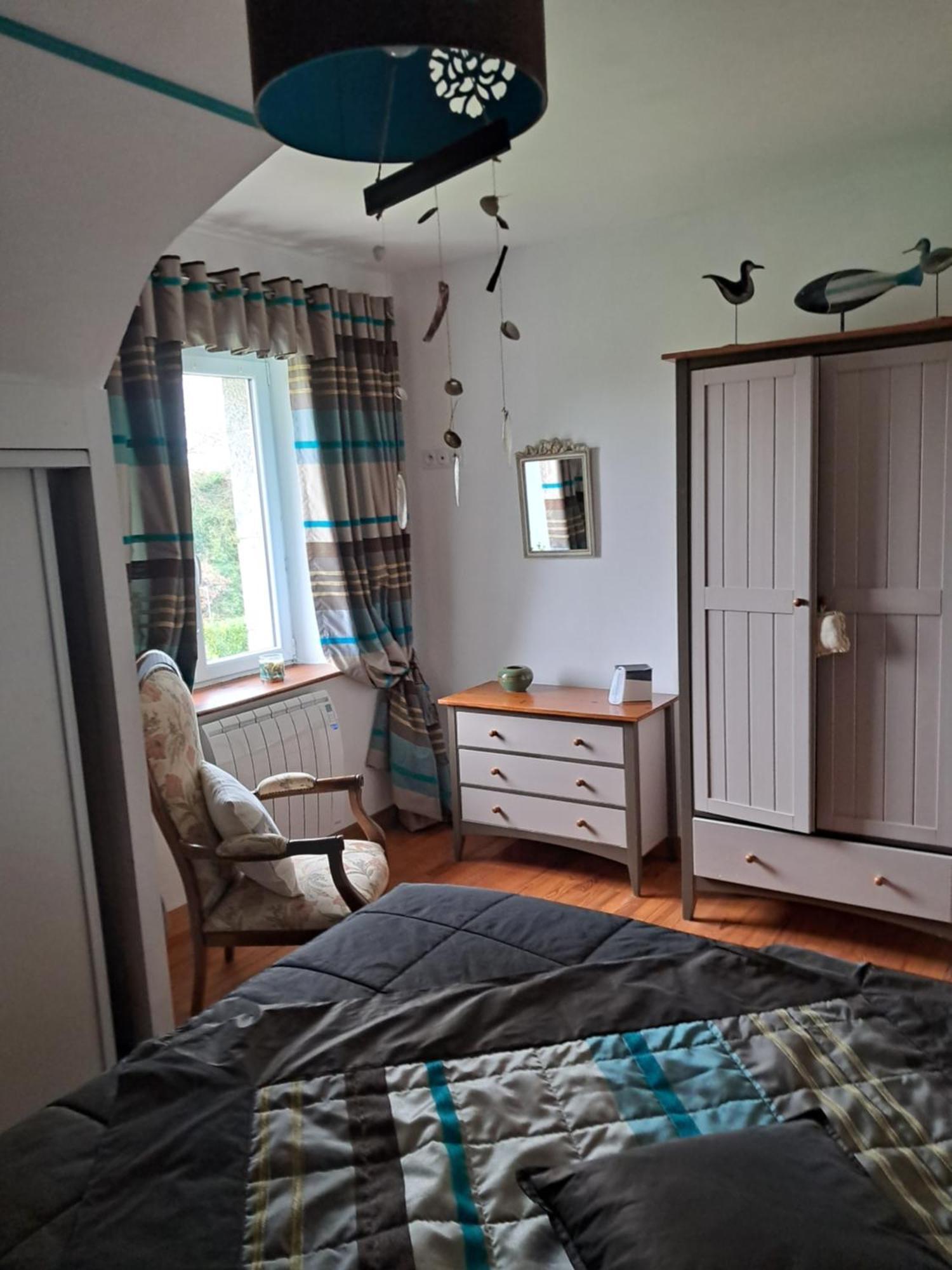 Aux Volets Bleus Bed & Breakfast Sibiril Luaran gambar