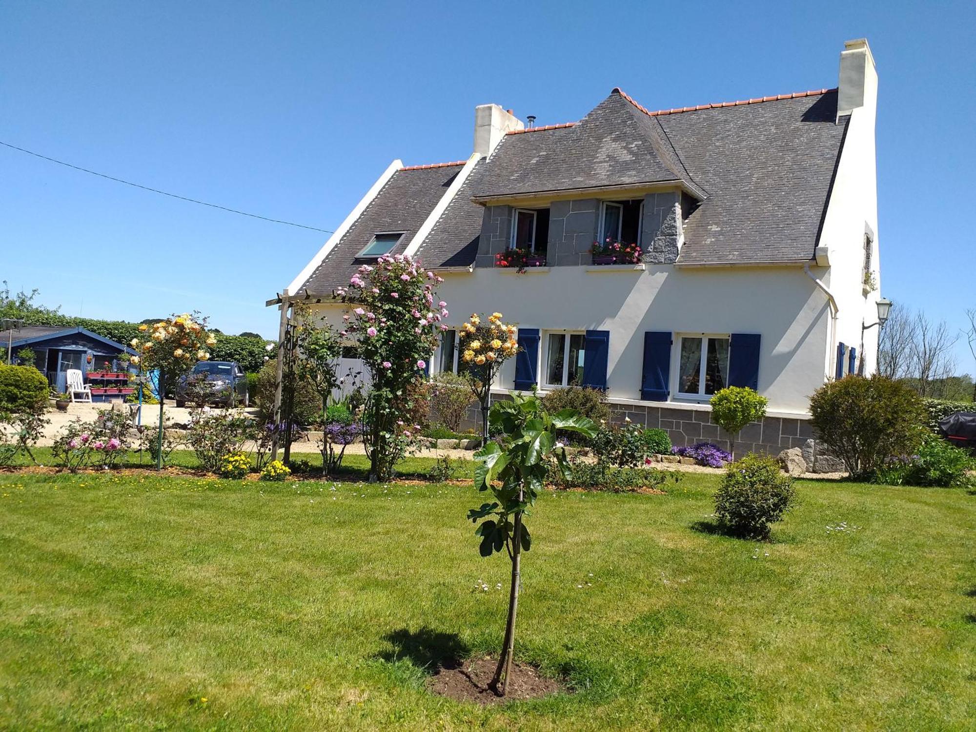 Aux Volets Bleus Bed & Breakfast Sibiril Luaran gambar