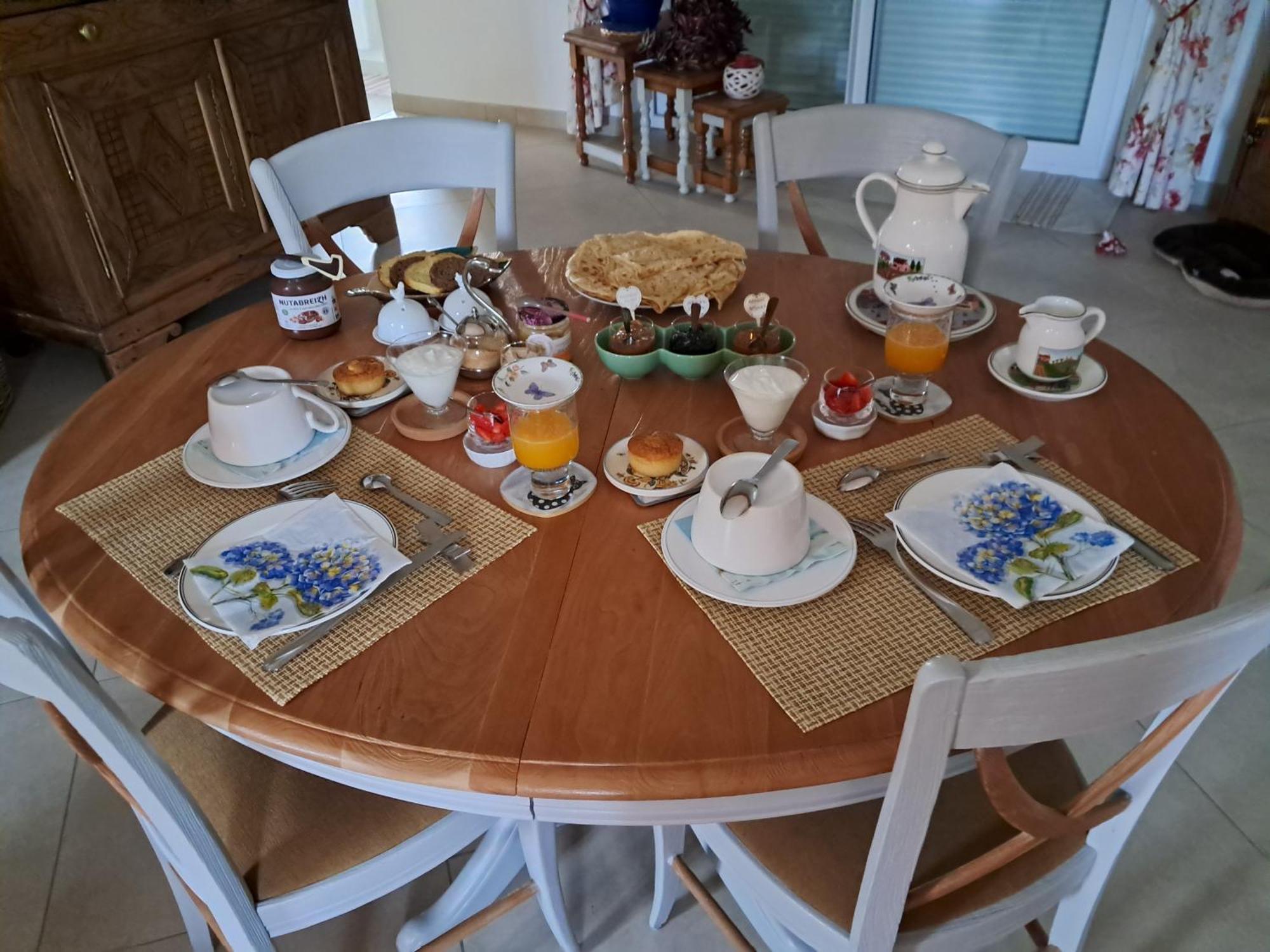 Aux Volets Bleus Bed & Breakfast Sibiril Luaran gambar